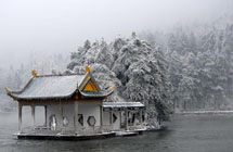 Amazing snow scenery of Lushan Mountain in E China