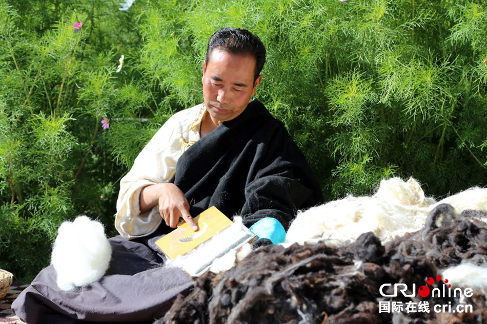 Legend on fingertip: the birth of a Tibetan carpet