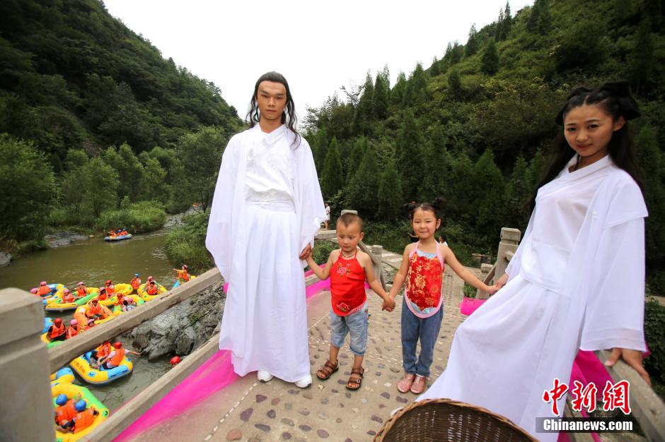 Chinese couple dresses up as cowherd and weaver girl on Chinese Valentine’s Day