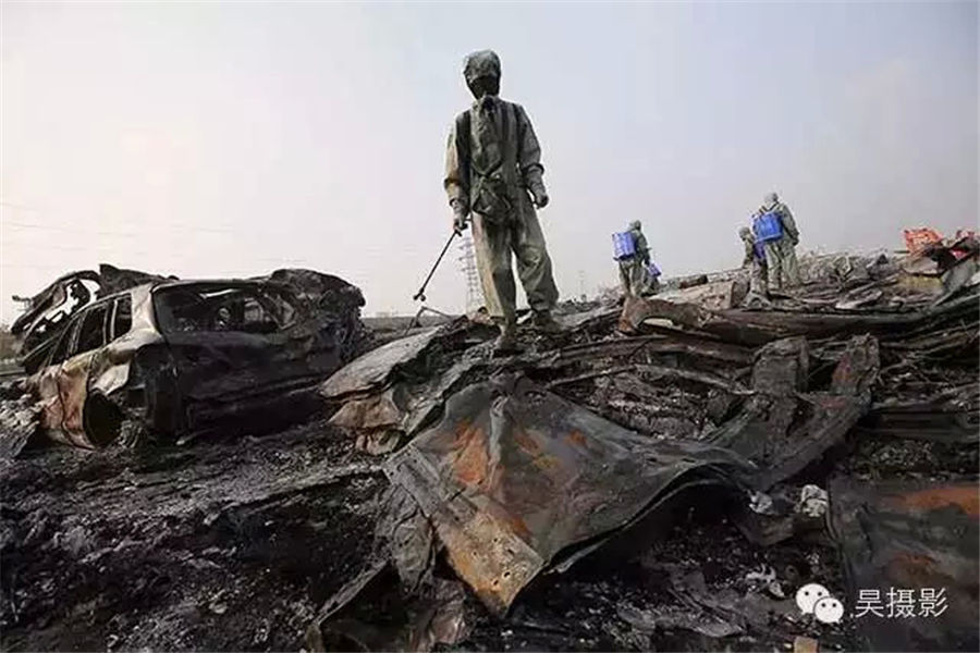 Shocking scenes of core blast area in Tianjin