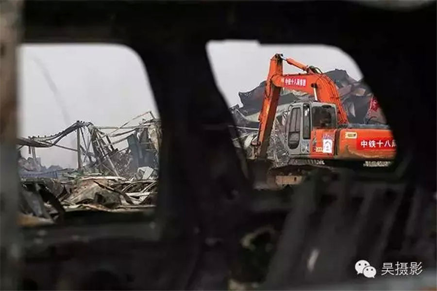 Shocking scenes of core blast area in Tianjin