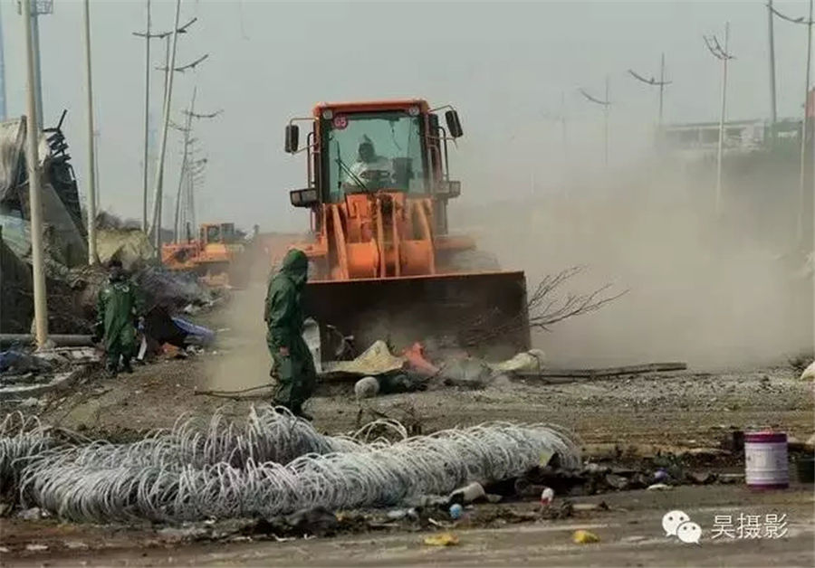 Shocking scenes of core blast area in Tianjin