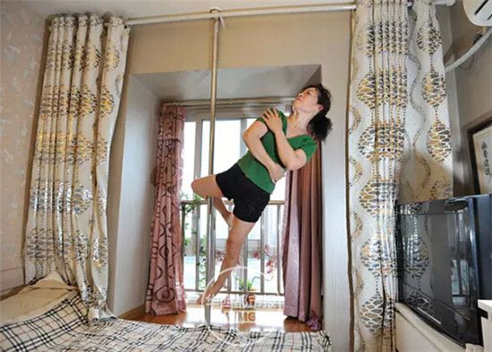 70-year-old national pole dance champion