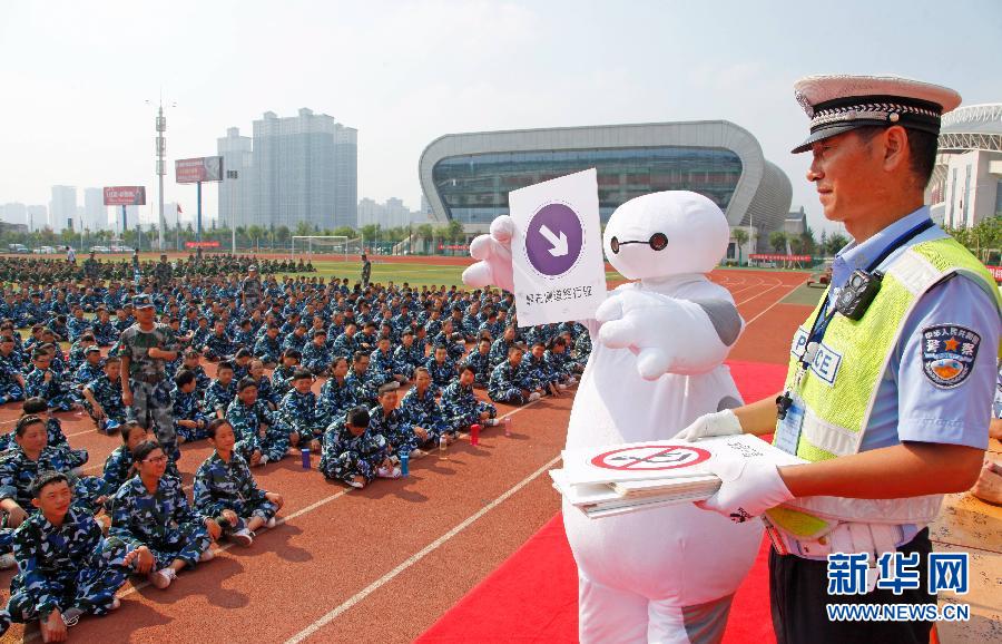 Policemen dress up as Baymax to promote traffic safety