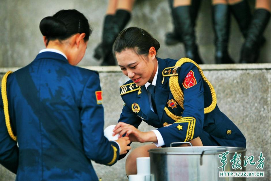 Soldiers take hard training for V-Day parade