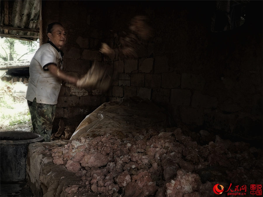 Traditional pottery workshop in Nanfeng