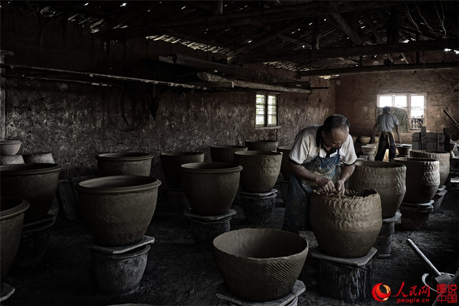 Traditional pottery workshop in Nanfeng