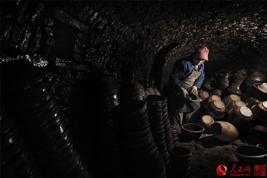 Traditional pottery workshop in Nanfeng