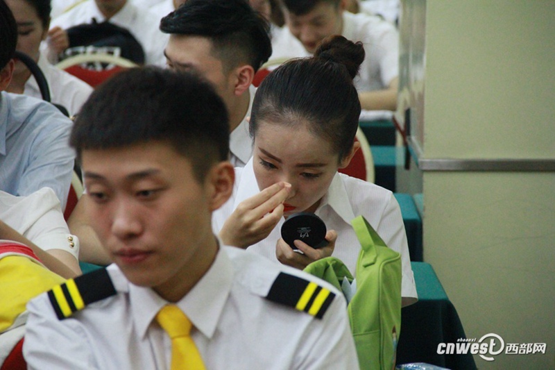 400 pretty faces vie for becoming flight attendants