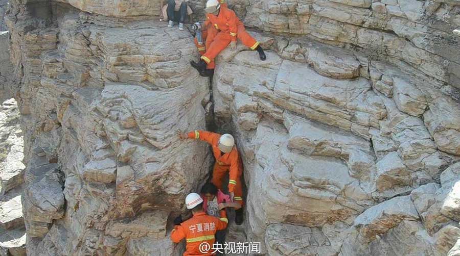 Three girls trapped in steep cliff rescued