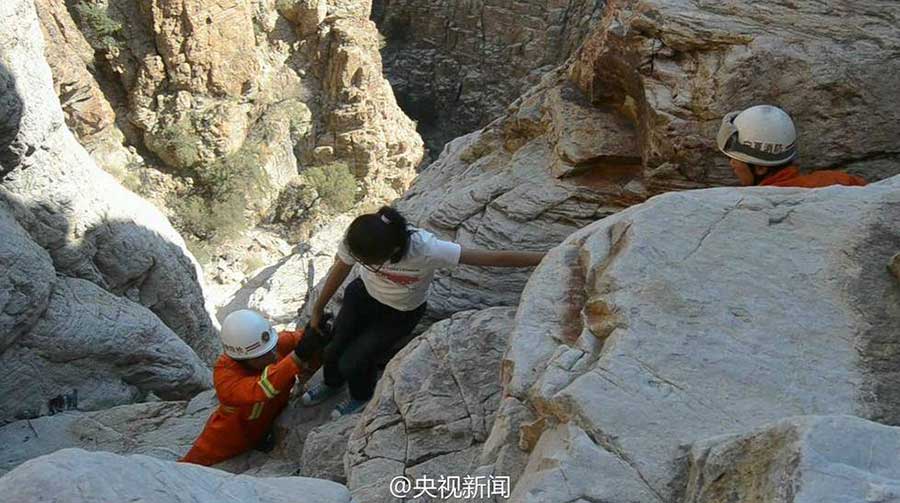 Three girls trapped in steep cliff rescued