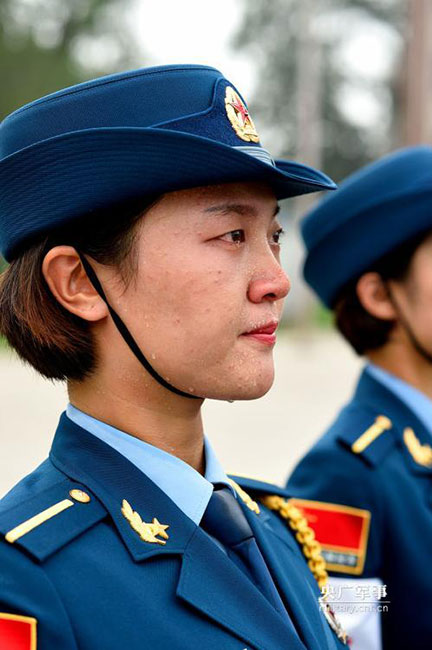 Charming Chinese female soldiers