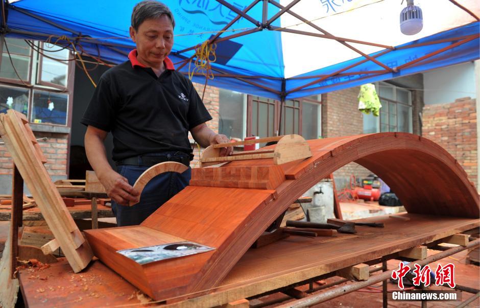 Miniature Zhaozhou Bridge made of 7000 pieces of wood