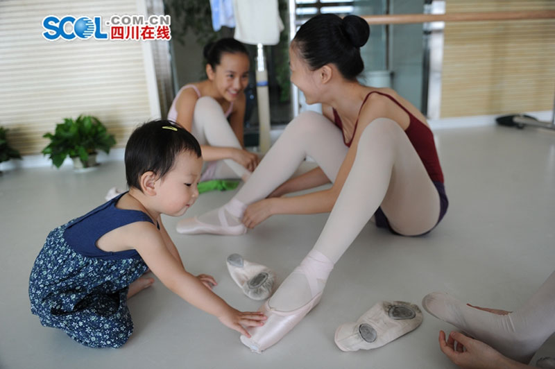 Ballet girls shining in summer holiday