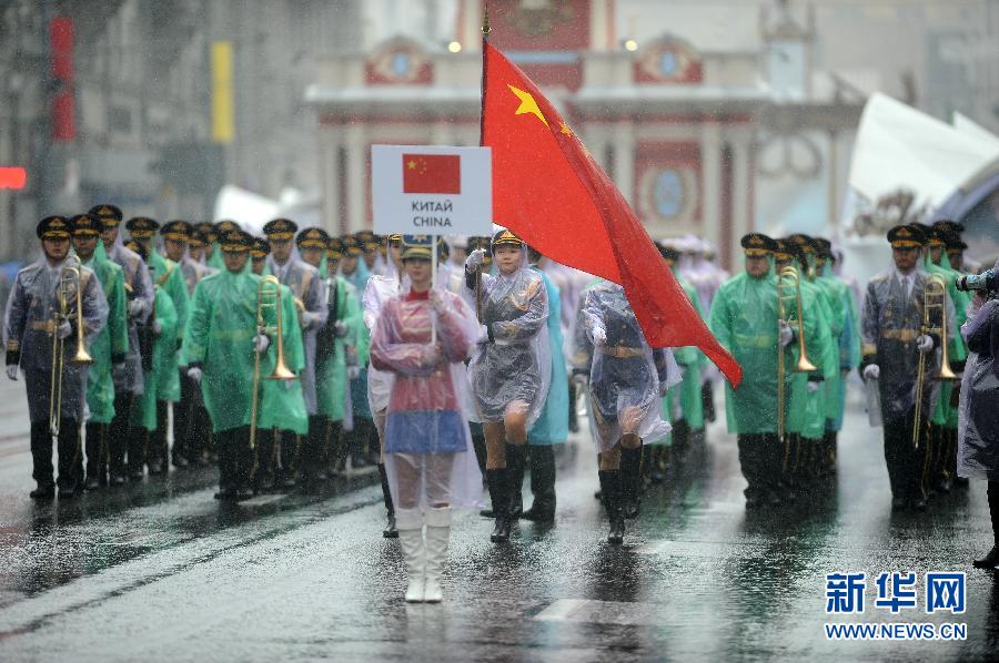 Chinese female honor guards parade in Moscow 