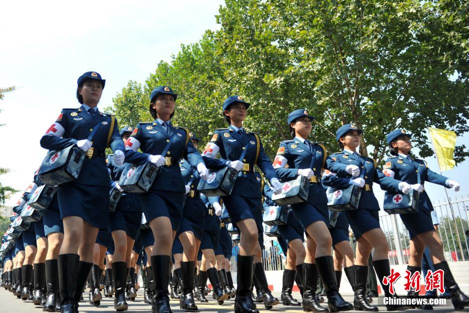 Female soldiers return to school after V-Day parade