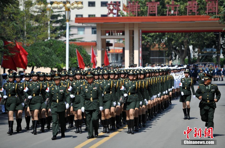 Female soldiers return to school after V-Day parade