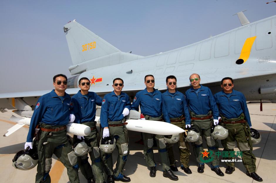 Pilots attending V-Day parade take group photos with their planes