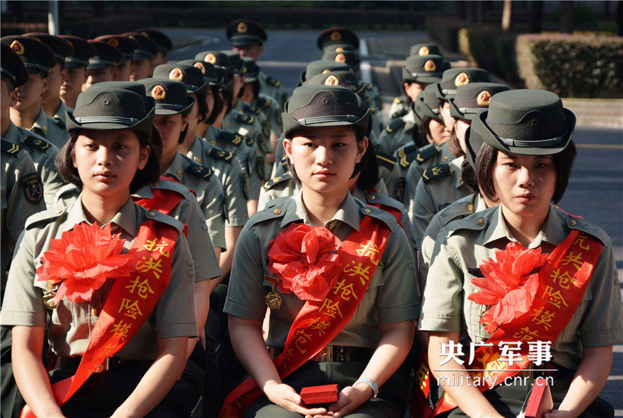 Female soldiers’ last day in barrack 