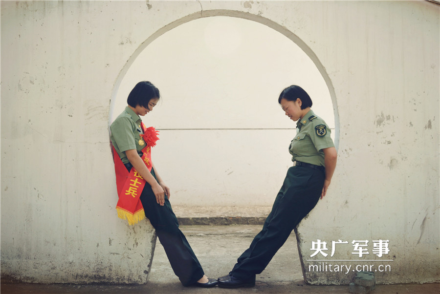 Female soldiers’ last day in barrack 