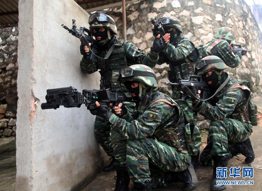 Anti-terrorism troops conduct combat exercise in China's Guangxi