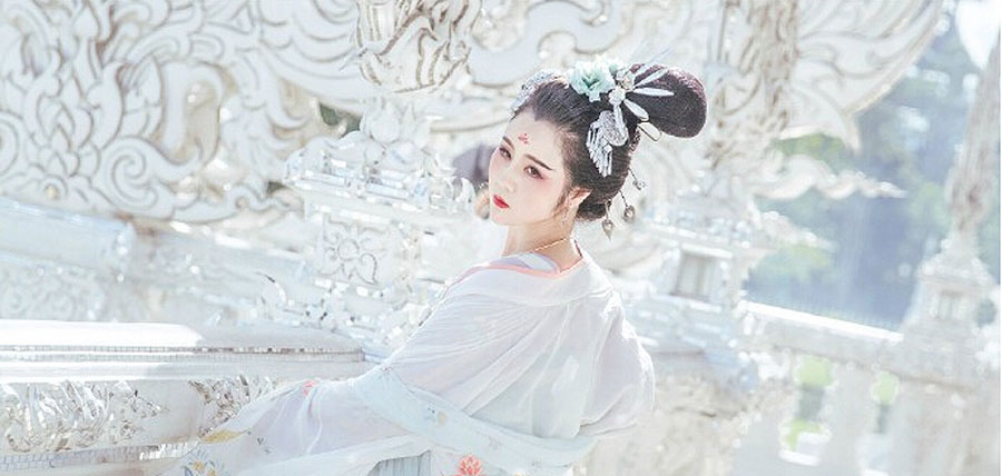 Art photos of Chinese beauty in Han Chinese clothing
