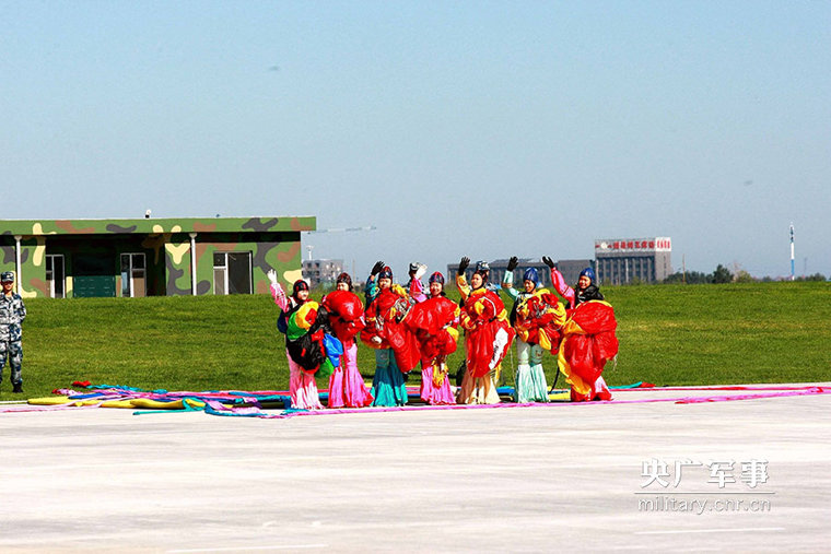 China air force stages stunning aerobatics performance