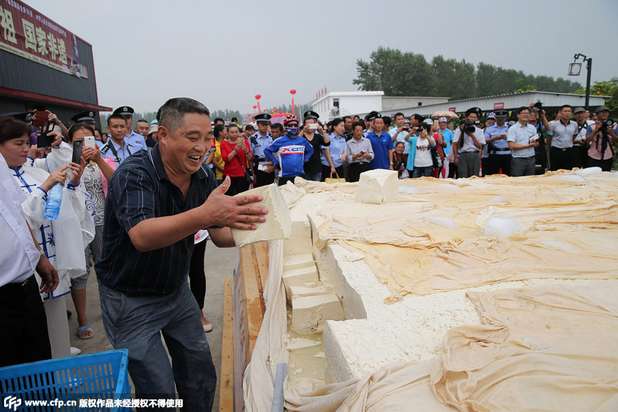 Tofu weighing 8 tons made in Anhui