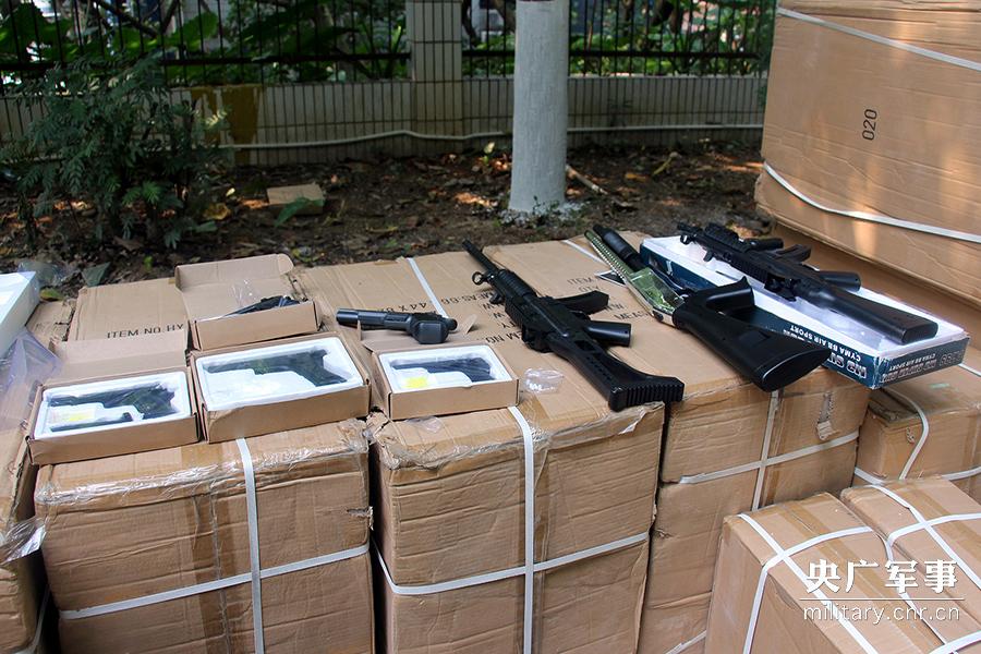 Over 13,000 smuggled imitation guns seized in S China