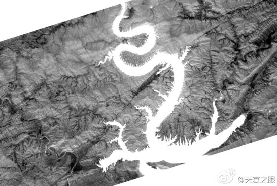  Image of dragon-shaped river captured