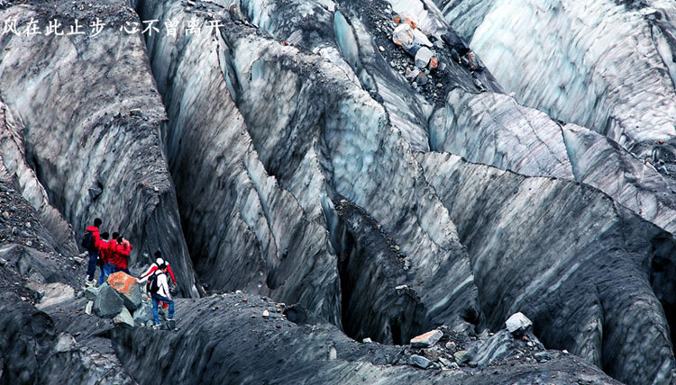 Walking in picturesque Conch Gully in autumn