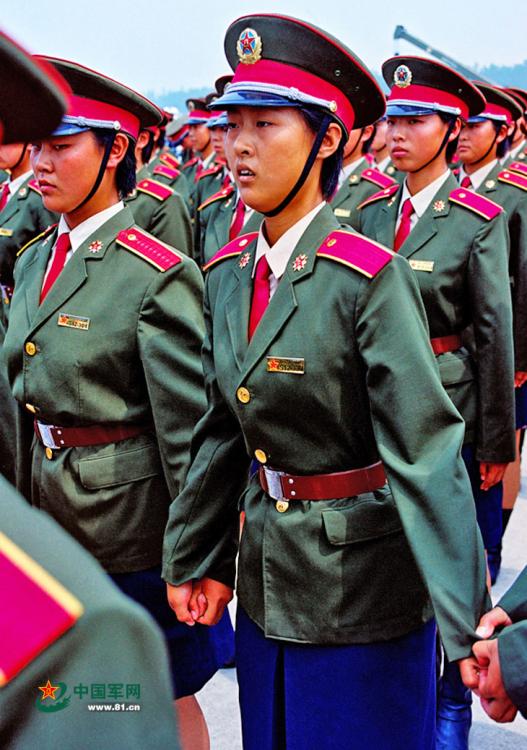 Female soldiers who have light up China's V-day parade