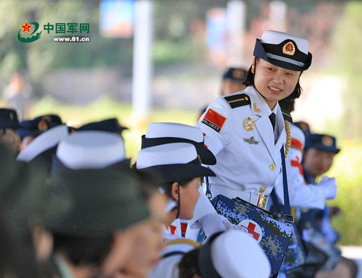 Female soldiers who have light up China's V-day parade