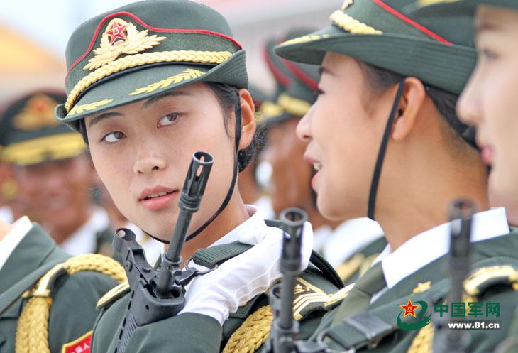 Female soldiers who have light up China's V-day parade