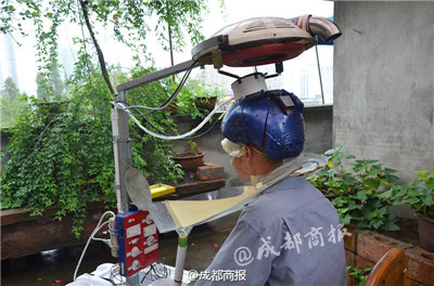 Man invents hair-washing machine after 16 years’ efforts