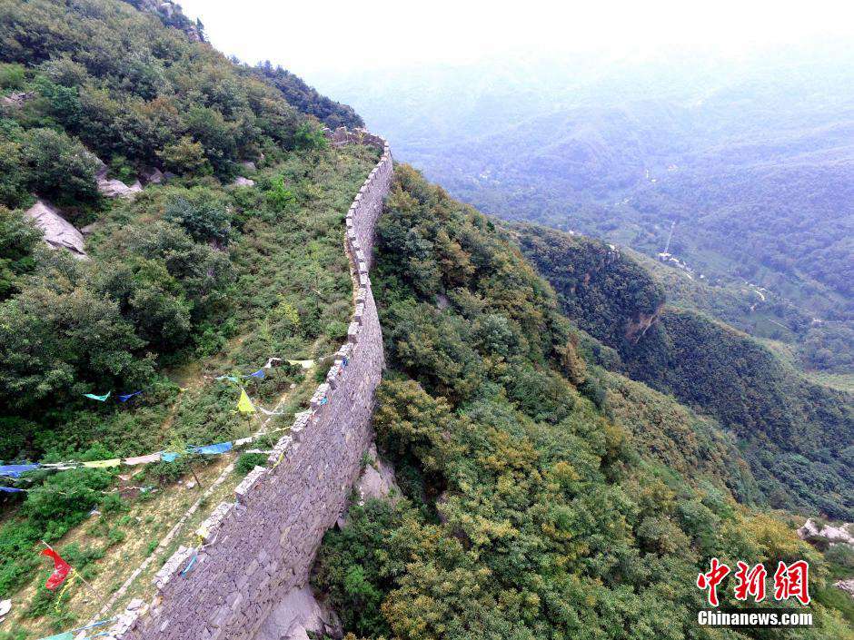 Winding ancient 'Great Wall' in Henan