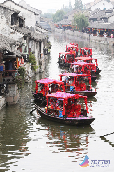 Traditional Chinese wedding held in Fengjing Ancient Town