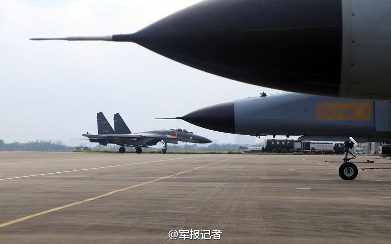 China's air force holds confrontation training: J-11 VS. J-8F