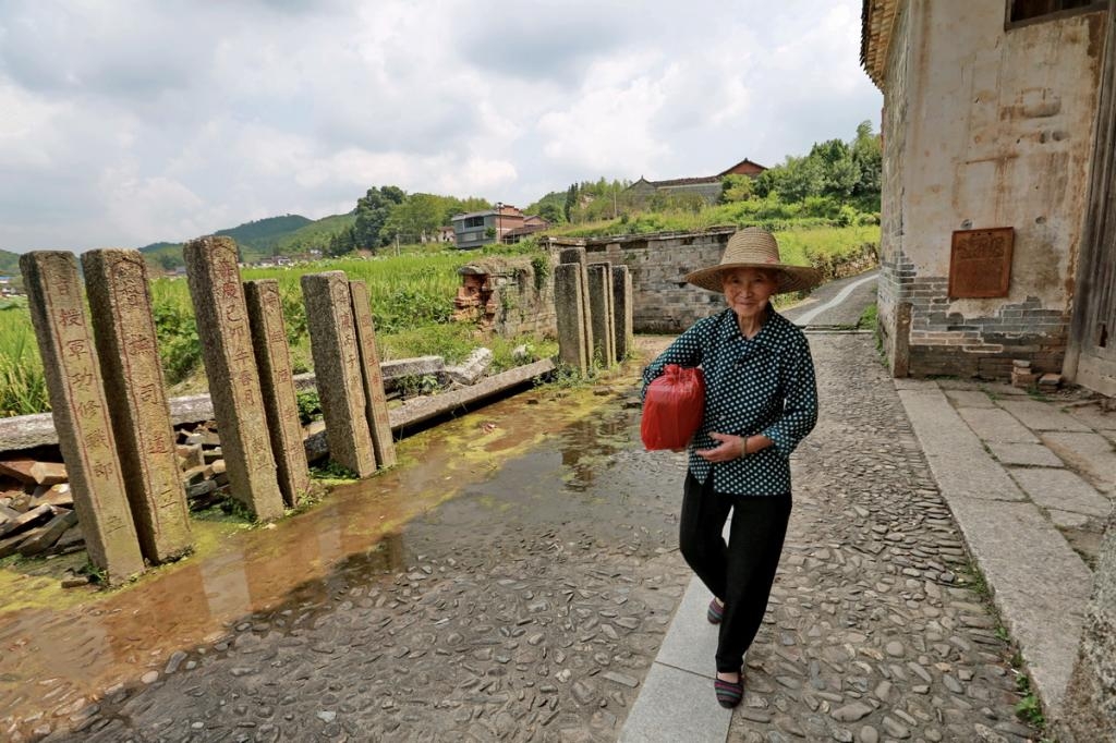 Donglong village, a thousand-year-old village in E China 