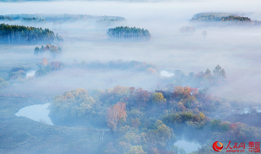 Picturesque autumn scenery of Nanwenghe Wetland