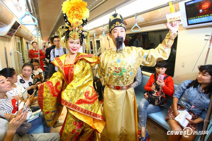 Silk Road themed subway train launched in Xi'an