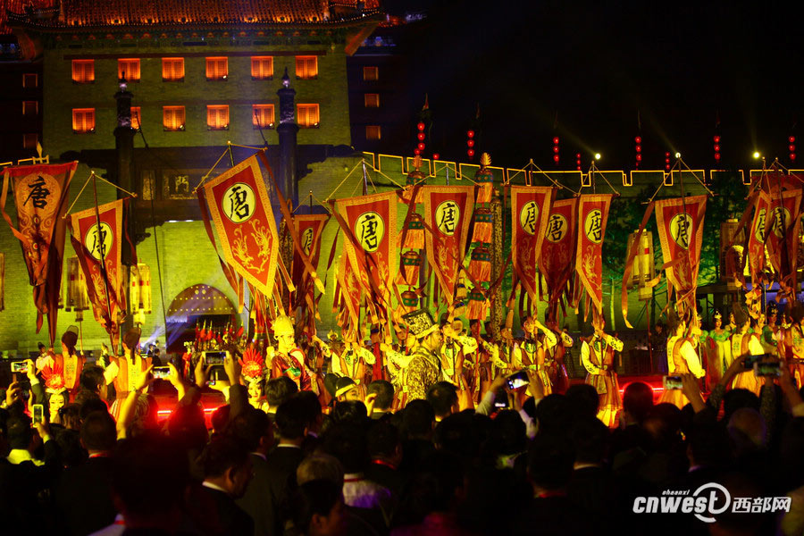 Xi'an holds ancient welcome ceremony for guests attending 2015 Euro-Asia Economic Forum