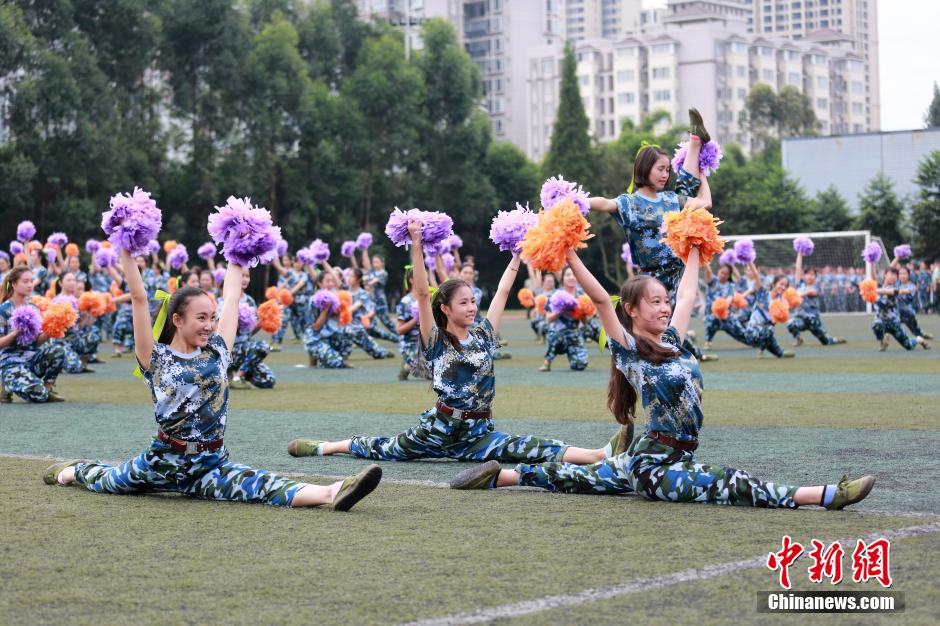 College freshmen give wonderful military skills performance