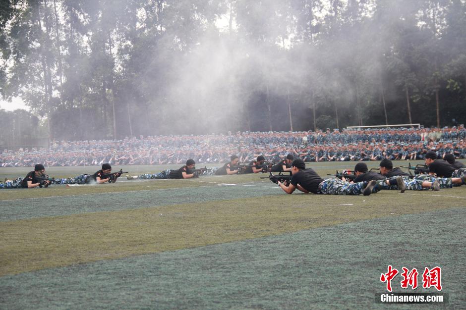 College freshmen give wonderful military skills performance