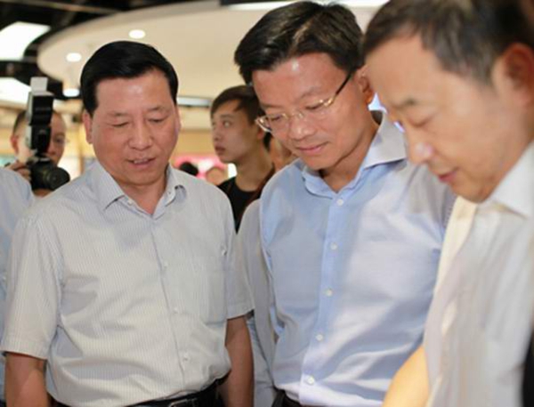 Lv Yongjie Accompanies Shi Guanghui and Zhang Zulin to the Inauguration of Bright Food's Urban Vegetable Garden Project Yunnan Goods Center