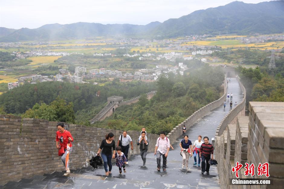 Copycat Great Wall attracts tourists in E China