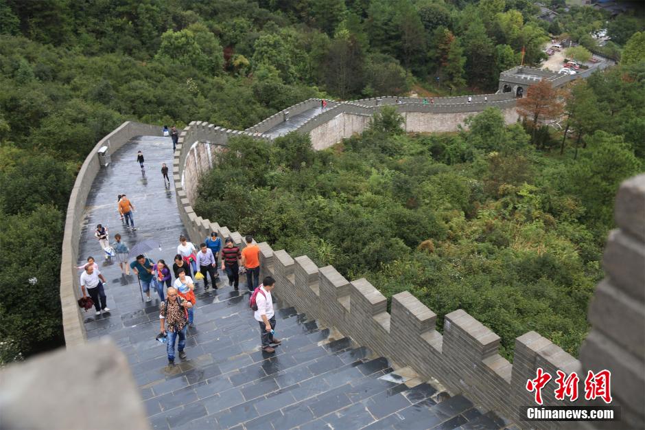 Copycat Great Wall attracts tourists in E China