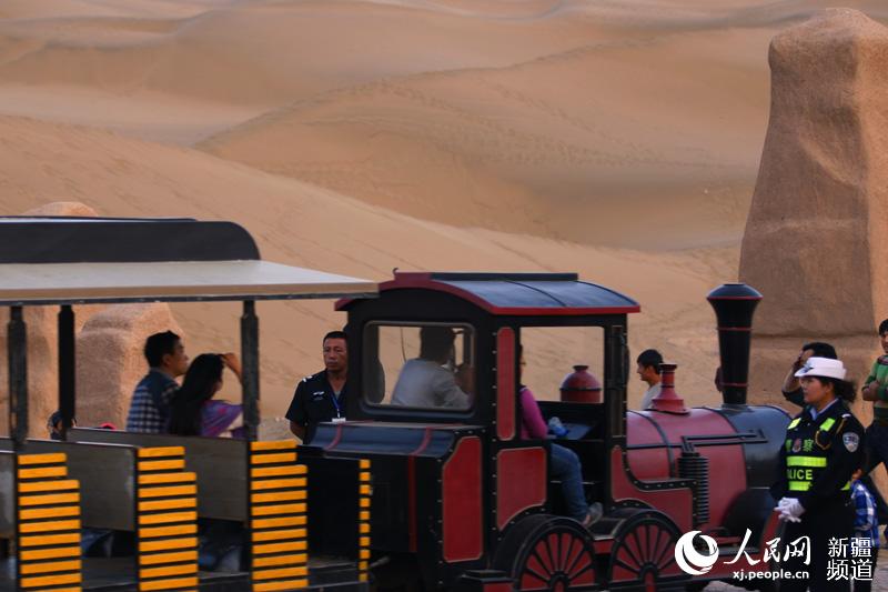 Kumutage Desert a popular travel destination during National Day holiday