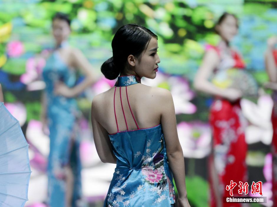 Cheongsam show staged in 2015 Miss Tourism Cultural World Competition