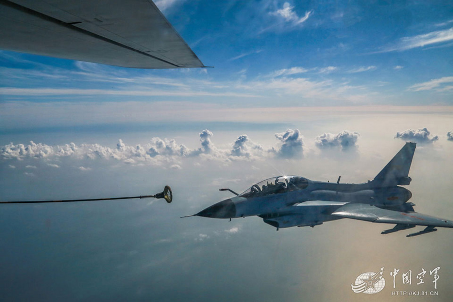 J-10 fighters refueled in the air